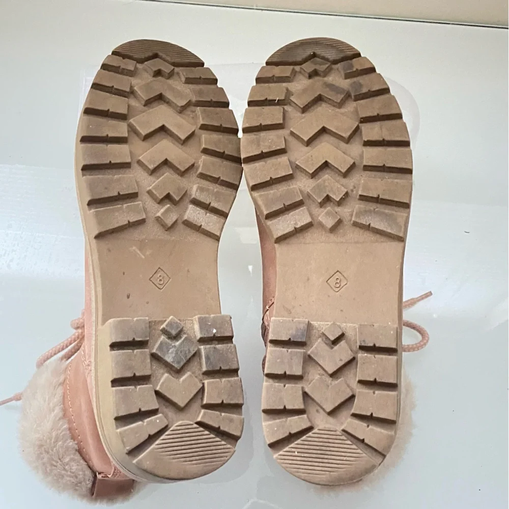 Steve Madden Peachy Tan Faux Fur-Lined Lace Combat Walking Ankle Boots Size 8 M - Picture 13 of 14